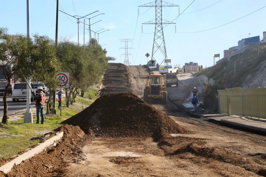 Presidente supervisa obras del bulevar El Refugio