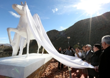 Develan monumento Caballo Blanco en La Rumorosa