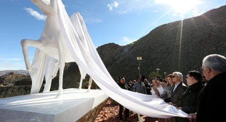 Develan monumento Caballo Blanco en La Rumorosa en honor a José Alfredo