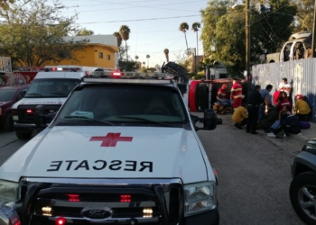 Choque con taxi rojo y negro deja varios lesionados