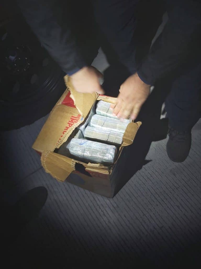 Aduana de Tijuana logra decomiso de municiones y dinero ilegal