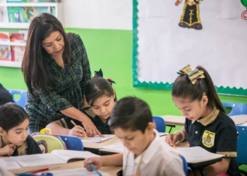 Estudio-revela-cuánto-transmiten-el-Covid-19-los-niños-en-escuela