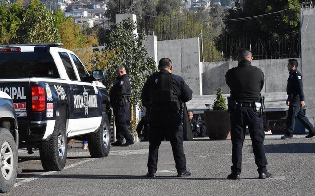 Asesinan a otra mujer en Tijuana, hieren a un hombre