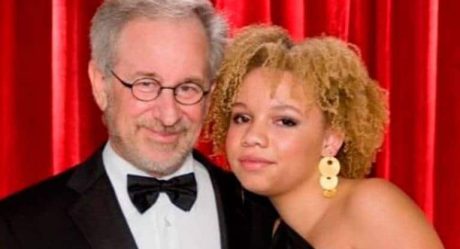 Hija de Steven Spielberg debuta como actriz porno