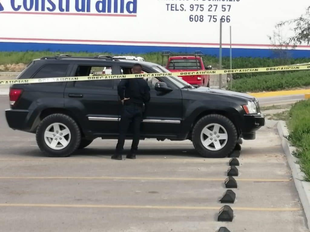 Acribillan a hombre en estacionamiento del super en Santa Fe