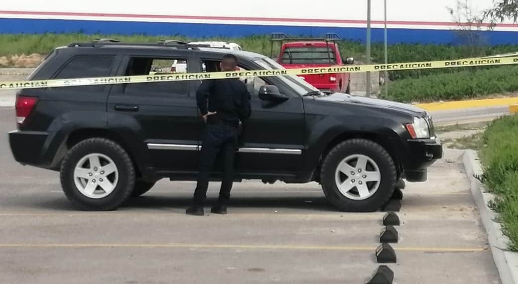 Acribillan a hombre en estacionamiento del super en Santa Fe