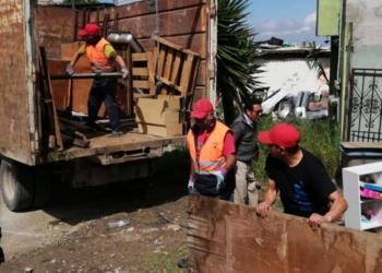 Ayuntamiento apoya a seis familias de Cumbres del Rubí por riesgo de casas