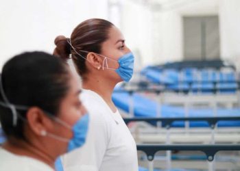 Contratarían a más de 6 mil médicos y 12 mil enfermeras por covid-19