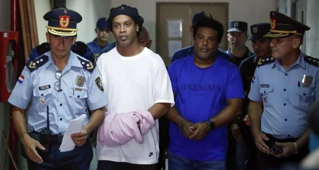 Otra vez Ronaldinho arrestado, ahora junto a su hermano