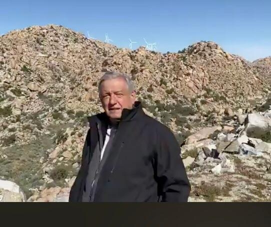 AMLO critica generadores de energía en La Rumorosa