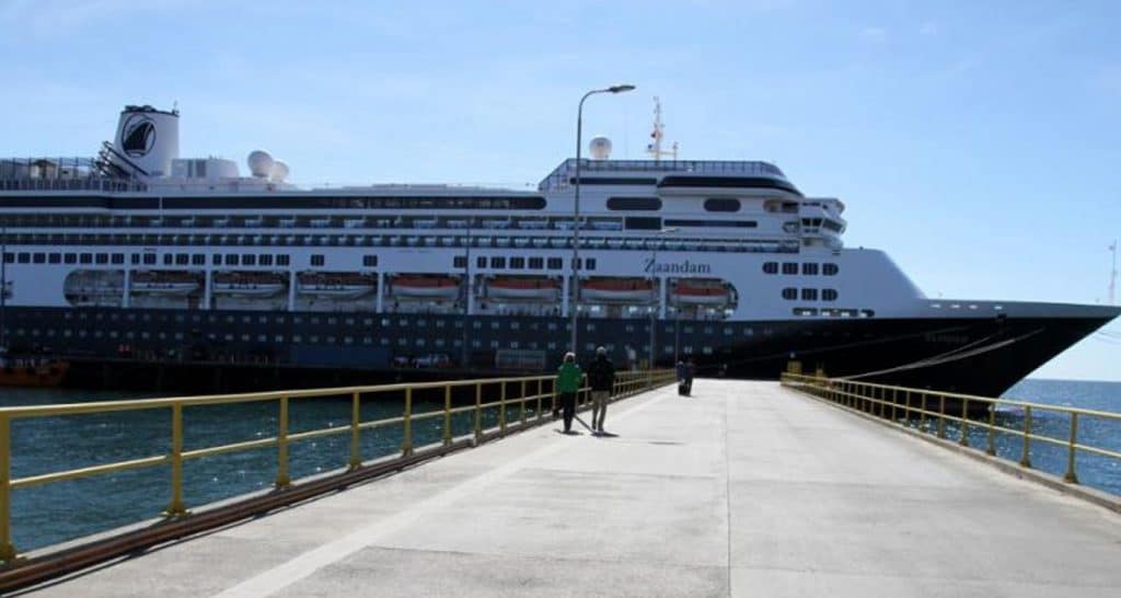 Crucero deambula en el Pacífico, lleva pasajeros con síntomas de gripe