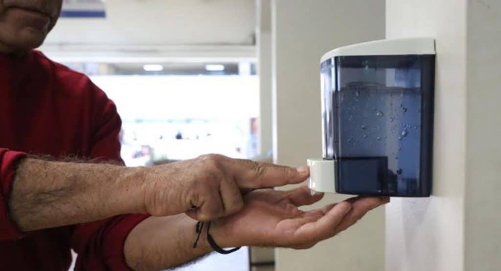 Colocan en Palacio dispensadores de gel antibacterial como medida preventiva