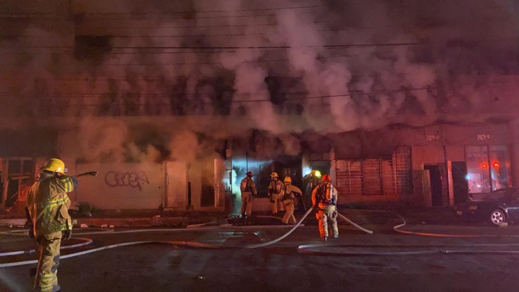 Se incendia edificio en Zona Centro