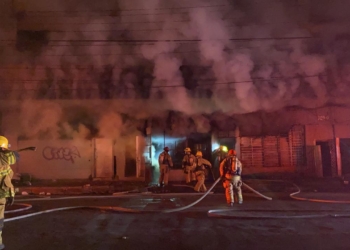 Se incendia edificio en Zona Centro