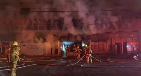 Se incendia edificio en Zona Centro