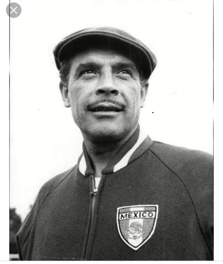 Muere Nacho Trelles, leyenda del futbol mexicano
