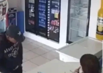 Revelan video de abuso a empleada de comercio