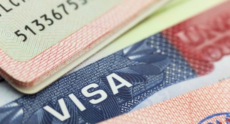 Reanudarán de forma limitada trámites de renovación visas