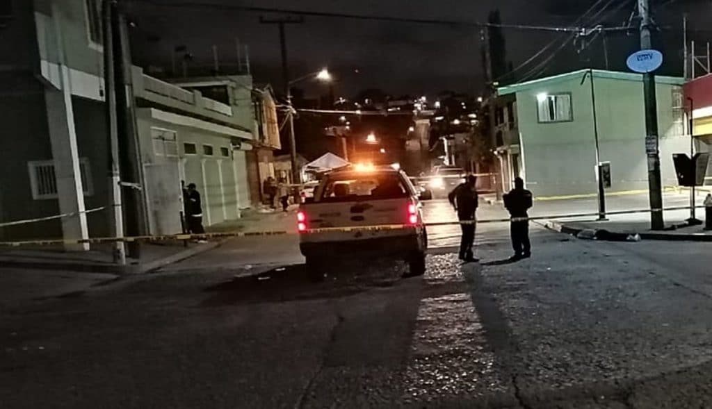 Asesinan a hombre a balazos en el sobreruedas