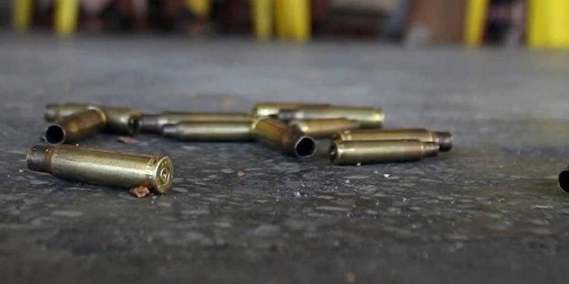 Balean a guardia por exigir uso de cubrebocas en supermercado