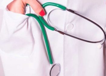 Impiden que doctora entre en restaurante por miedo al coronavirus