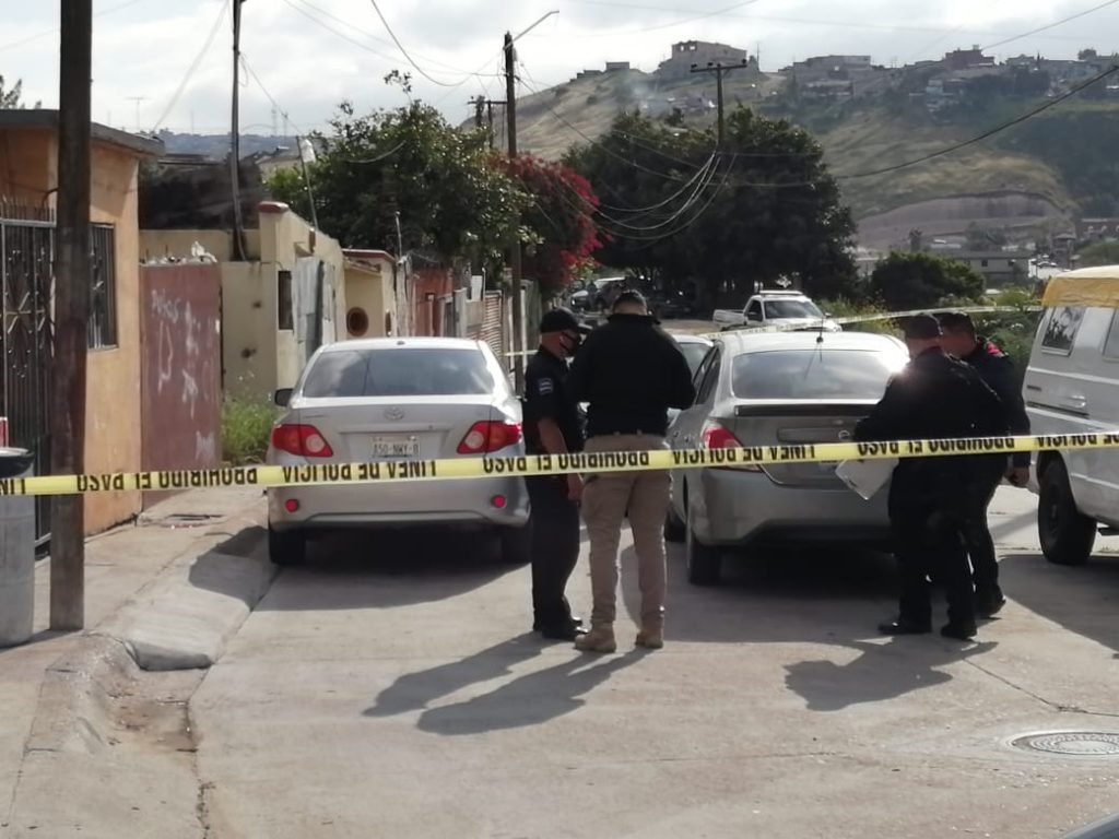 Atacan a balazos a dos jóvenes en Tijuana