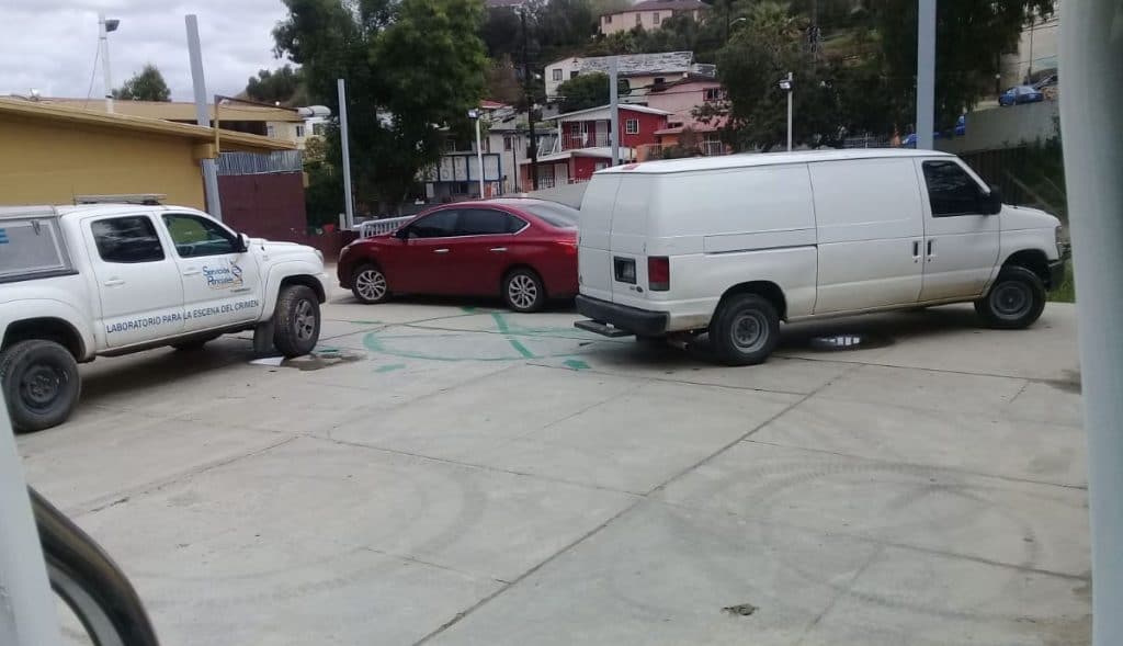 VIDEO: Hallan sin vida a conserje y a una mujer dentro de escuela