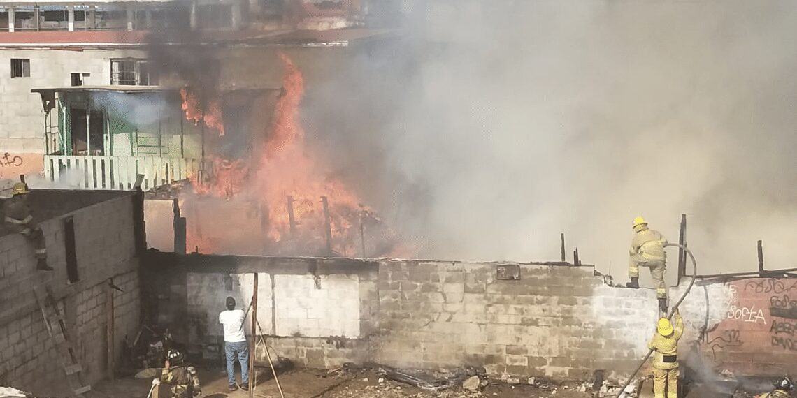 Incendian vivienda para cubrir homicidio