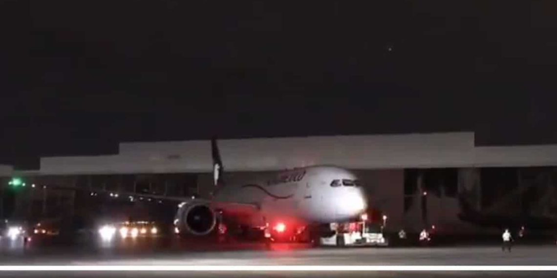 Llega avión a México con insumos médicos de China