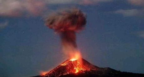 VIDEO: Violenta erupción del Volcán Krakatoa