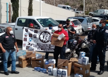 Motociclistas donan material de protección a paramédicos