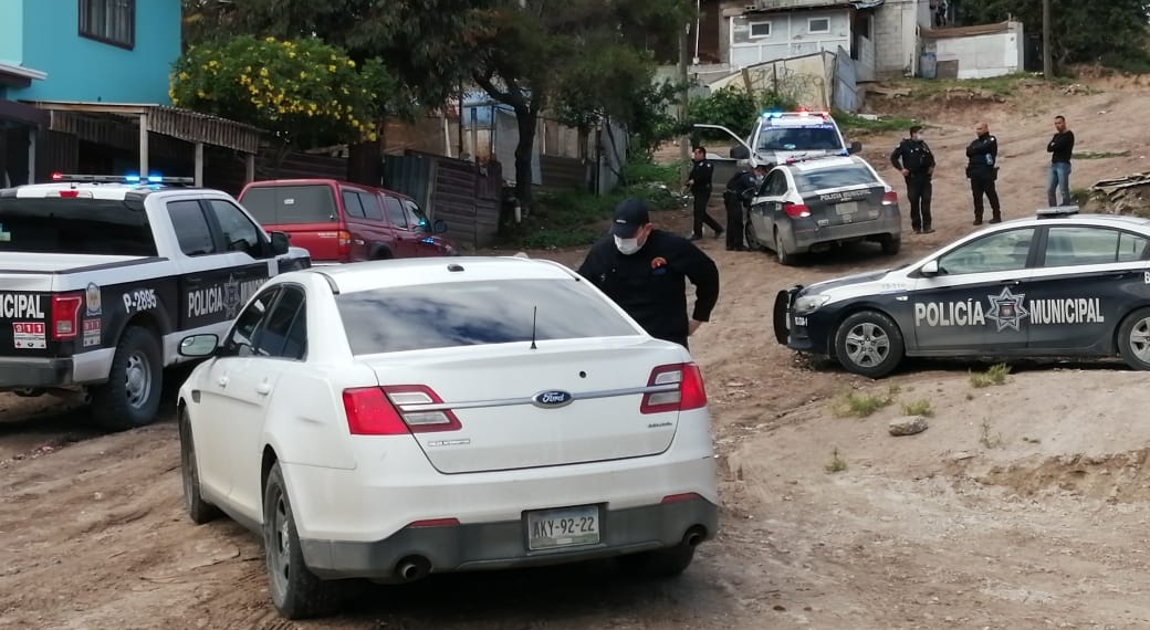 Acribillan a un hombre intenta refugiarse y muere en un patio