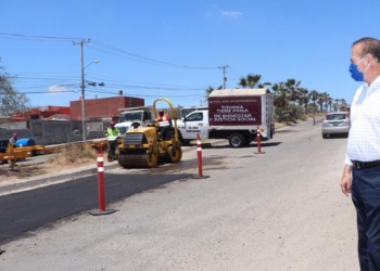 Constata González avance de bacheo y motoconformado en La Presa