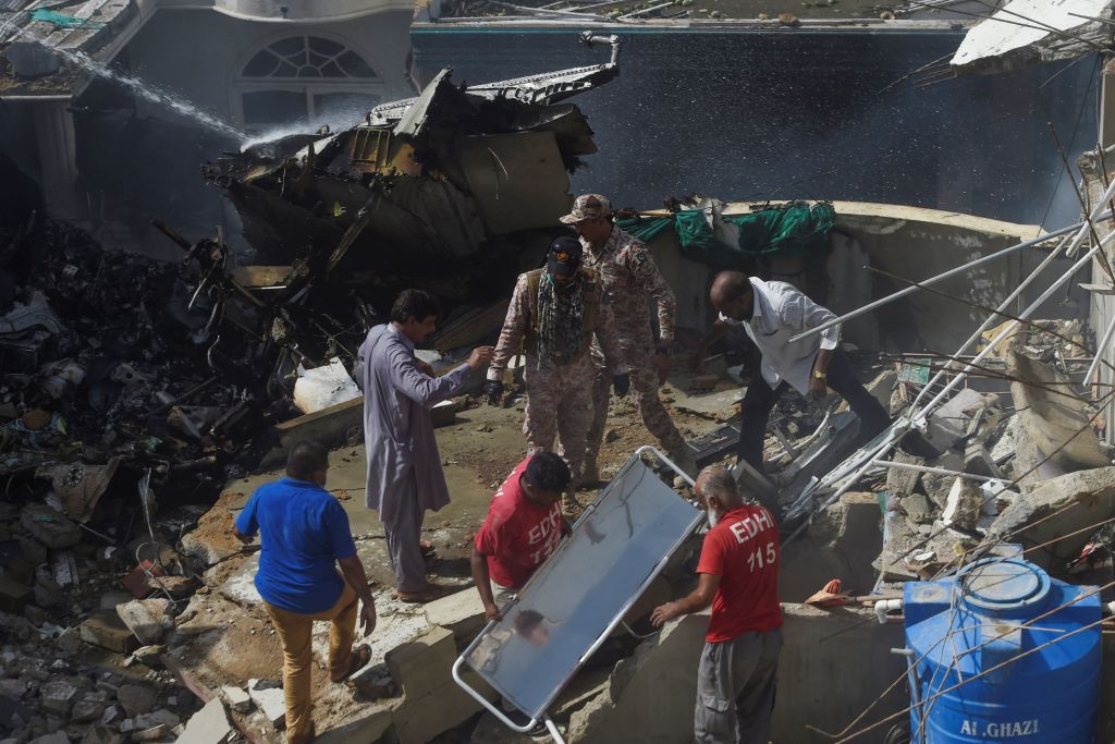 avionazo en Karachi Pakistán