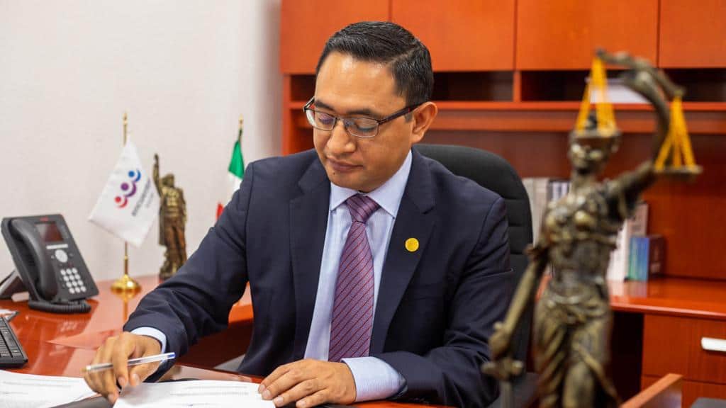 Héctor Cruz presenta demanda de Juicio Político contra exdiputados de BC