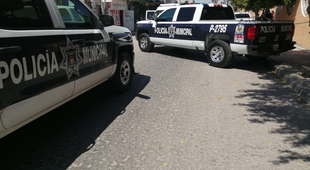 Asesinan a hombre en tienda de abarrotes