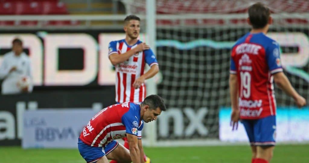 Jugador de Chivas da positivo a Covid-19