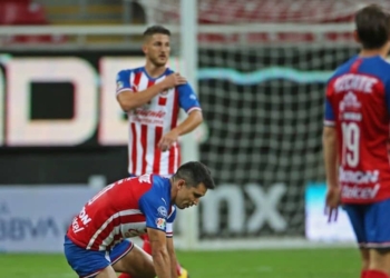 Jugador de Chivas da positivo a Covid-19