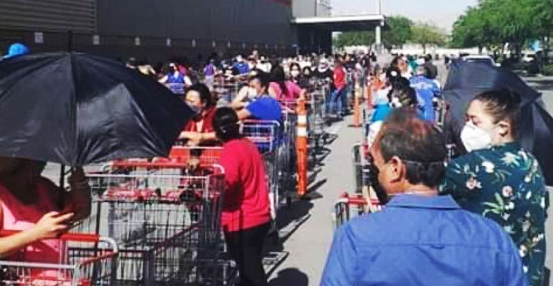 Filas eternas para entrar a Costco