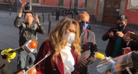 Ninel Conde asiste a Palacio Nacional a entregar carta a AMLO