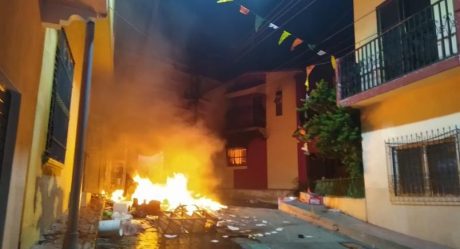 Habitantes saquean y destrozan la casa del alcalde tras un audio de WhatsApp