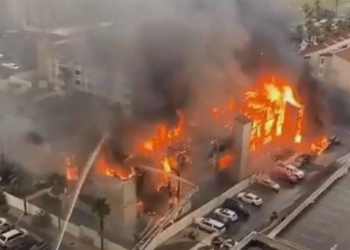 VIDEO: Fuerte incendio consume condominio