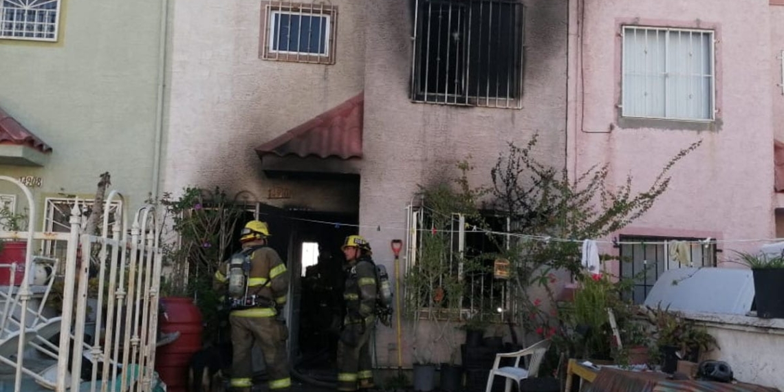 VIDEO: Incendio deja sin casa a familia