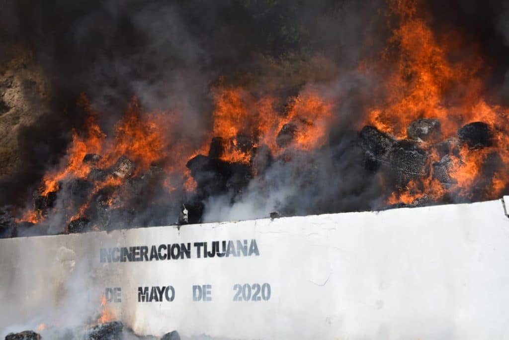 Incineran varias toneladas de drogas en Tijuana