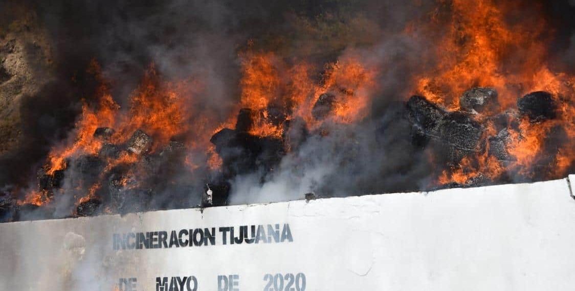 Incineran varias toneladas de drogas en Tijuana