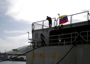 Venezuela frustra intento de 'invasión' de Colombia; hay muertos