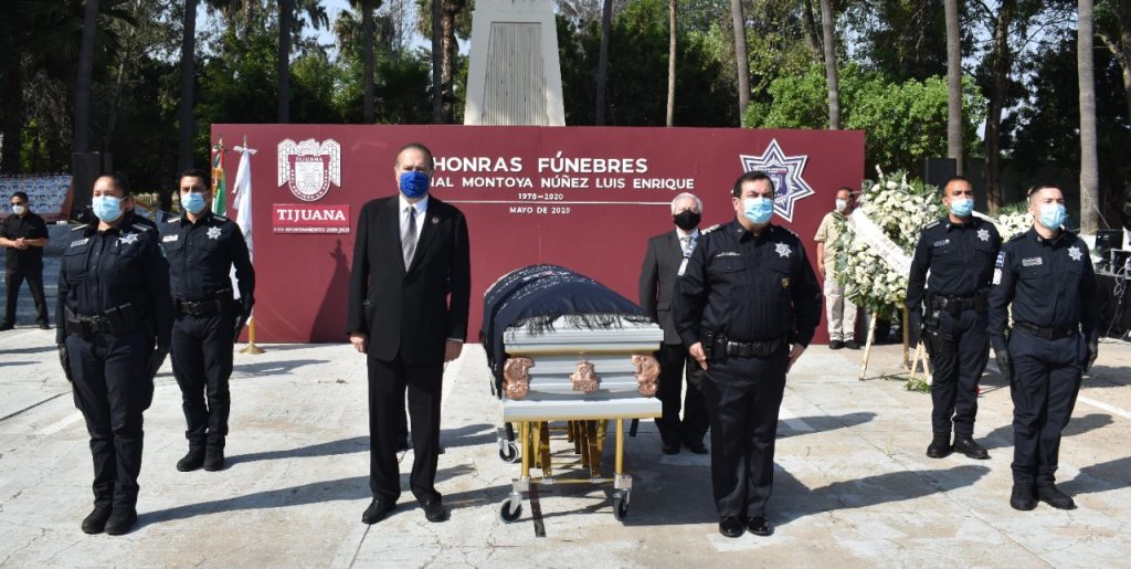 Alcalde encabeza honras fúnebres del Oficial Luis Montoya Núñez