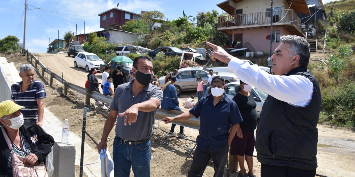 Interviene Ruiz Uribe para liberar paso peatonal de vecinos de Playas de Tijuana