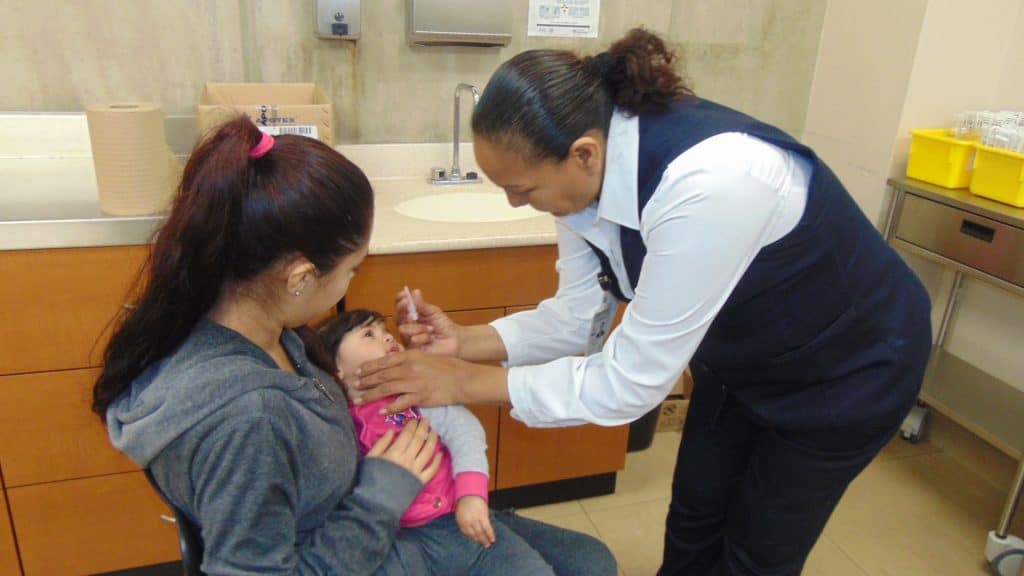 Habilitan varios módulos para vacunación en Tijuana, Tecate y Rosarito