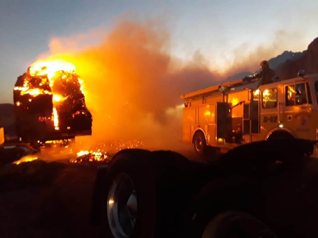 fotos-incendio-de-tractocamion-en-la-rumorosa